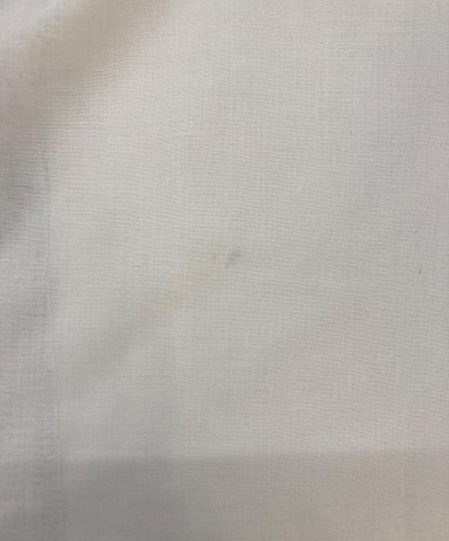 HYKE（ハイク）HYKE (ハイク) ベルテッドスリーブシアーバンドカラーシャツ ベージュ サイズ:SIZE １の古着・服飾アイテム