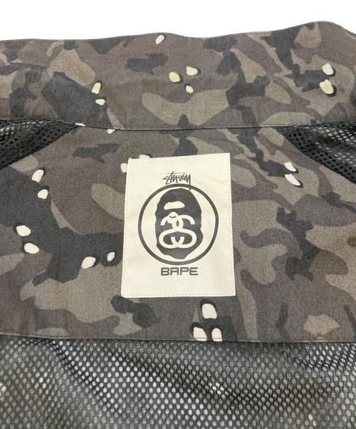stussy（ステューシー）stussy (ステューシー) A BATHING APE (アベイシングエイプ) カモフラージュナイロンジャケット グレー サイズ:SIZE Mの古着・服飾アイテム
