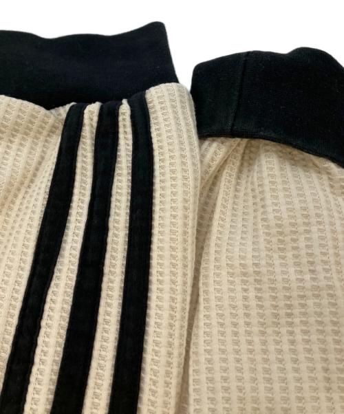 adidas（アディダス）adidas (アディダス) ワッフル クラシック トラックトップ　JW0109 ベージュ サイズ:SIZE 2XLの古着・服飾アイテム