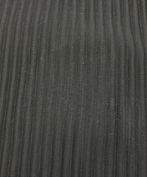 HOMME PLISSE ISSEY MIYAKE（オム プリッセ イッセイ ミヤケ）HOMME PLISSE ISSEY MIYAKE (オム プリッセ イッセイ ミヤケ) MONTHLY COLOR MAY ブラック サイズ:SIZE 4の古着・服飾アイテム