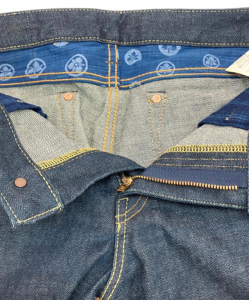 MOMOTARO JEANS（桃太郎ジーンズ）MOMOTARO JEANS (桃太郎ジーンズ) 14.7オンス 銅丹レーベル タイトテーパード・ストレート インディゴ サイズ:SIZE30の古着・服飾アイテム