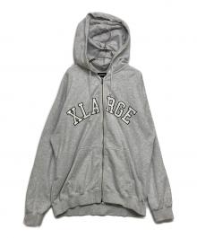 X-LARGE（エクストララージ）の古着「PERFORATED LEATHER LOGO ZIP UP HOODED SWEATSHIRT/ジップパーカー」｜グレー