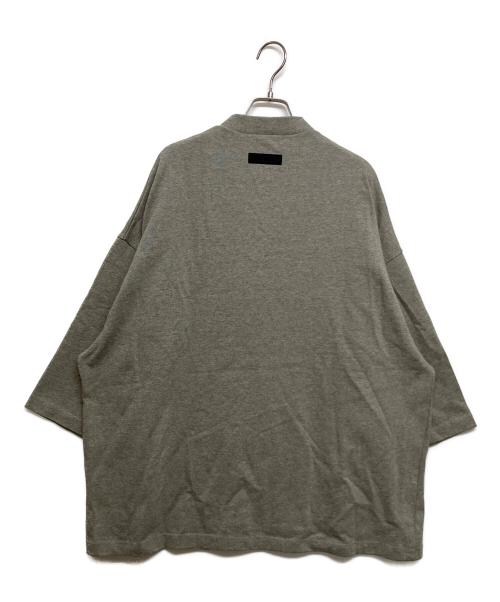 FOG ESSENTIALS（フィアオブゴッド エッセンシャル）FOG ESSENTIALS (フィアオブゴッド エッセンシャル) フットボールTシャツ グレー サイズ:SIZE Sの古着・服飾アイテム