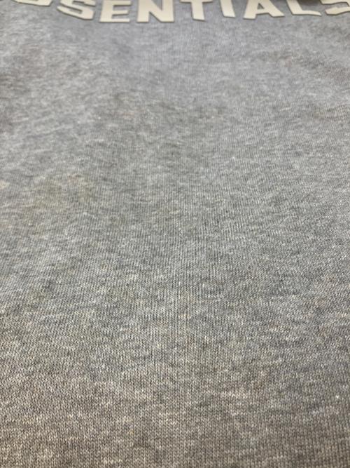 FOG ESSENTIALS（フィアオブゴッド エッセンシャル）FOG ESSENTIALS (フィアオブゴッド エッセンシャル) フットボールTシャツ グレー サイズ:SIZE Sの古着・服飾アイテム