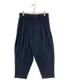 HOMME PLISSE ISSEY MIYAKE（オム プリッセ イッセイ ミヤケ）の古着「BASIC pleated tapered pants」｜ネイビー