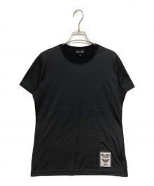 EMPORIO ARMANI（エンポリオ アルマーニ）の古着「型押しデザインTシャツ」｜ブラック