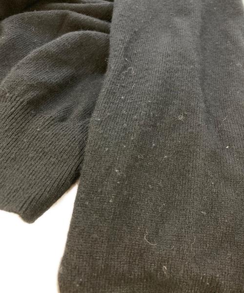 PLAY COMME des GARCONS（プレイコムデギャルソン）PLAY COMME des GARCONS (プレイコムデギャルソン) V-Neck Cardigan With Gold Emblem ブラック サイズ:SIZE XLの古着・服飾アイテム
