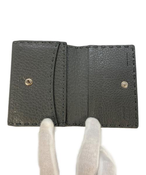 FENDI（フェンディ）FENDI (フェンディ) カードケース グレー サイズ:実寸サイズを参照くださいの古着・服飾アイテム