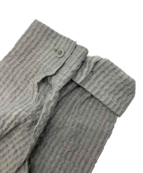IM MEN（アイム メン）IM MEN (アイム メン) STRIPE LINEN SHRINK グレー サイズ:SIZE2 未使用品の古着・服飾アイテム