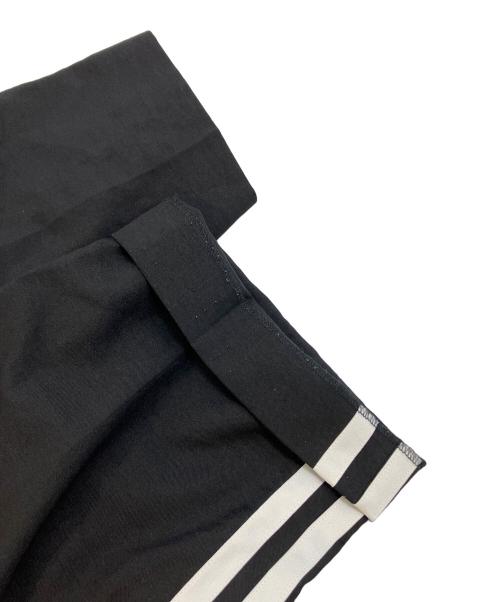 Y-3（ワイスリー）Y-3 (ワイスリー) M CH1 ELEGANT 3 STRIPE PANTS / エレガント スリーストライプ パンツ ブラック サイズ:SIZE XSの古着・服飾アイテム