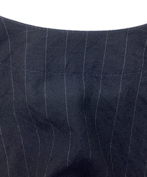 Hed Mayner（ヘド メイナー）Hed Mayner (ヘド メイナー) OPEN BACK SHIRT ネイビー サイズ:SIZE Sの古着・服飾アイテム
