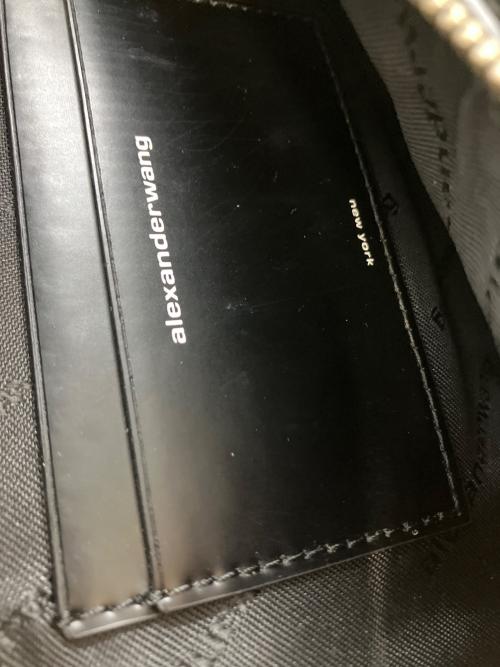 ALEXANDER WANG（アレキサンダー・ワン）ALEXANDER WANG (アレキサンダー・ワン) クロスボディーバッグ ブラック サイズ:実寸サイズをご参照下さい。の古着・服飾アイテム