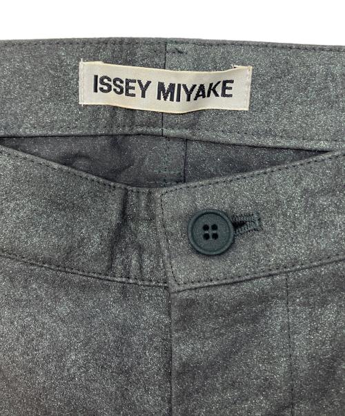 ISSEY MIYAKE（イッセイミヤケ）ISSEY MIYAKE (イッセイミヤケ) グリッター加工ロールテープフレアパンツ グレー サイズ:2の古着・服飾アイテム