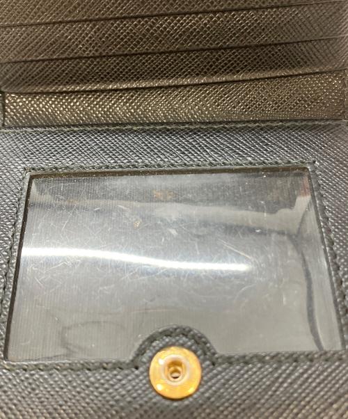 PRADA（プラダ）PRADA (プラダ) サフィアーノ2つ折り財布 ブラック サイズ:実寸サイズをご参照下さい。の古着・服飾アイテム
