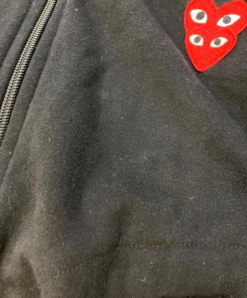 PLAY COMME des GARCONS（プレイコムデギャルソン）PLAY COMME des GARCONS (プレイコムデギャルソン) Zip-Up Hoodie With Layered Red Emblem Black ブラック サイズ:SIZE XSの古着・服飾アイテム
