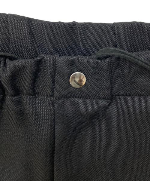 Antwort（アントワート）Antwort (アントワート) SMOOTH TAFTA DRAPE TUCK PANTS ブラック サイズ:SIZE3の古着・服飾アイテム