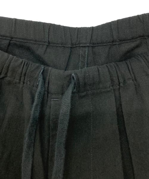 COMOLI（コモリ）COMOLI (コモリ) 空紡オックス カーゴパンツ ブラック サイズ:SIZE2の古着・服飾アイテム