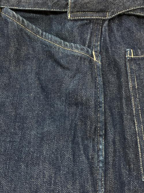 COMOLI（コモリ）COMOLI (コモリ) デニムベルテッドパンツ インディゴ サイズ:SIZE2の古着・服飾アイテム