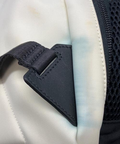 MONCLER（モンクレール）MONCLER (モンクレール) バックパック ブラック×アイボリー サイズ:実寸サイズをご参照くださいの古着・服飾アイテム