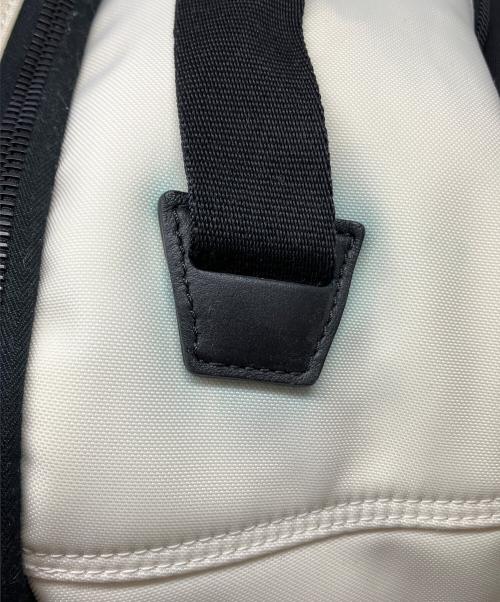 MONCLER（モンクレール）MONCLER (モンクレール) バックパック ブラック×アイボリー サイズ:実寸サイズをご参照くださいの古着・服飾アイテム
