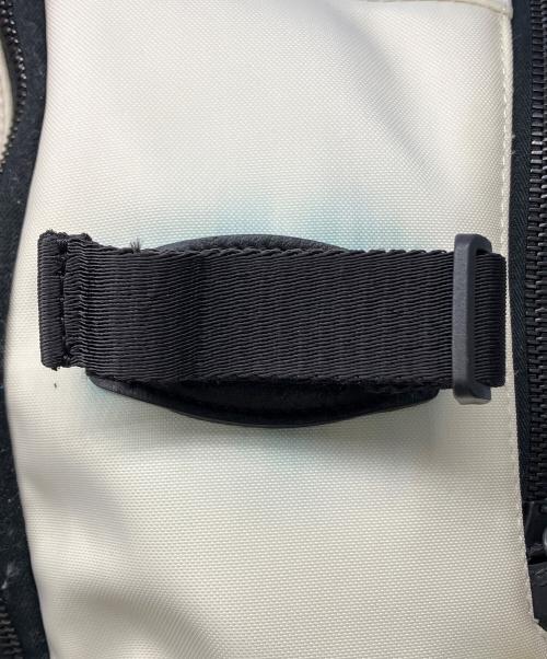 MONCLER（モンクレール）MONCLER (モンクレール) バックパック ブラック×アイボリー サイズ:実寸サイズをご参照くださいの古着・服飾アイテム