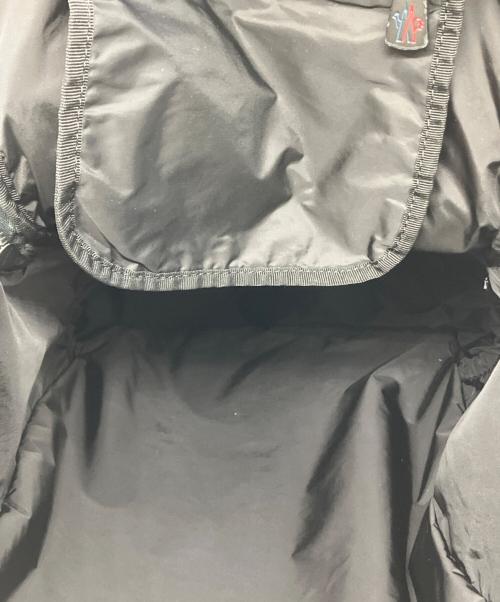 MONCLER（モンクレール）MONCLER (モンクレール) バックパック ブラック×アイボリー サイズ:実寸サイズをご参照くださいの古着・服飾アイテム