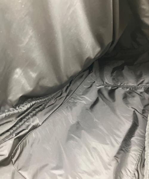 MONCLER（モンクレール）MONCLER (モンクレール) バックパック ブラック×アイボリー サイズ:実寸サイズをご参照くださいの古着・服飾アイテム