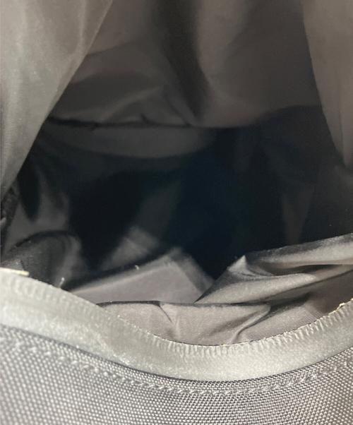 MONCLER（モンクレール）MONCLER (モンクレール) バックパック ブラック×アイボリー サイズ:実寸サイズをご参照くださいの古着・服飾アイテム