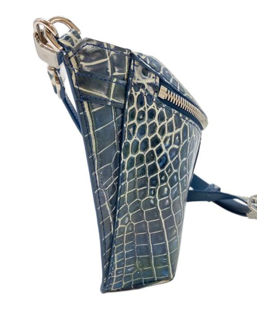 KWANPEN（クワンペン）KWANPEN (クワンペン) CROCODILE FANNY PACK ブルーパール サイズ:実寸サイズをご参照ください。の古着・服飾アイテム