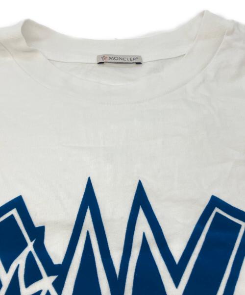 MONCLER（モンクレール）MONCLER (モンクレール) ホッケー ロゴ フロッキープリント T シャツ ホワイト サイズ:SIZE Mの古着・服飾アイテム