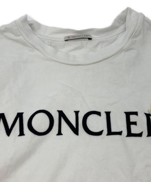 MONCLER（モンクレール）MONCLER (モンクレール) フロントロゴパッチ クルーネック半袖Tシャツ ホワイト サイズ:SIZE Mの古着・服飾アイテム