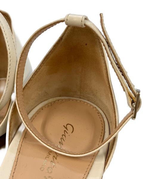 Gianvito Rossi（ジャンヴィト ロッシ）Gianvito Rossi (ジャンヴィト ロッシ) フラットパンプス　40994 7990 ホワイト サイズ:37の古着・服飾アイテム