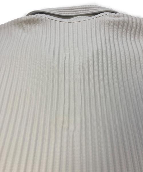 HOMME PLISSE ISSEY MIYAKE（オム プリッセ イッセイ ミヤケ）HOMME PLISSE ISSEY MIYAKE (オム プリッセ イッセイ ミヤケ) プリーツ半袖 ポロシャツ　HP01JM121 ホワイト サイズ:SIZE3の古着・服飾アイテム