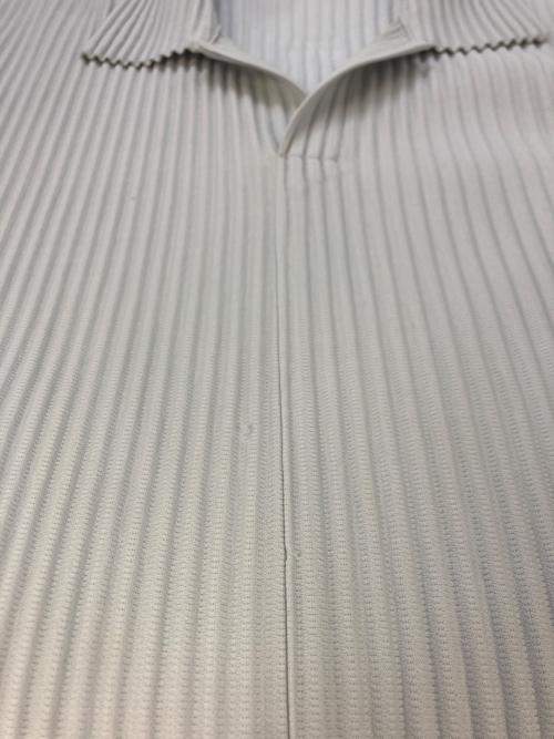 HOMME PLISSE ISSEY MIYAKE（オム プリッセ イッセイ ミヤケ）HOMME PLISSE ISSEY MIYAKE (オム プリッセ イッセイ ミヤケ) プリーツ半袖 ポロシャツ　HP01JM121 ホワイト サイズ:SIZE3の古着・服飾アイテム
