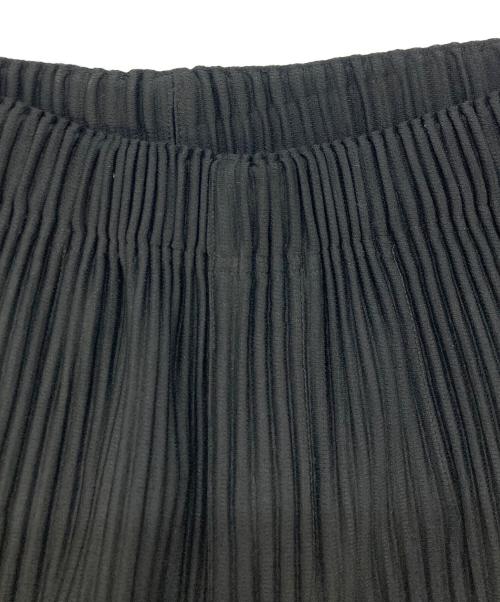 HOMME PLISSE ISSEY MIYAKE（オム プリッセ イッセイ ミヤケ）HOMME PLISSE ISSEY MIYAKE (オム プリッセ イッセイ ミヤケ) プリーツパンツ　HP11JF113 ブラック サイズ:SIZE 2の古着・服飾アイテム