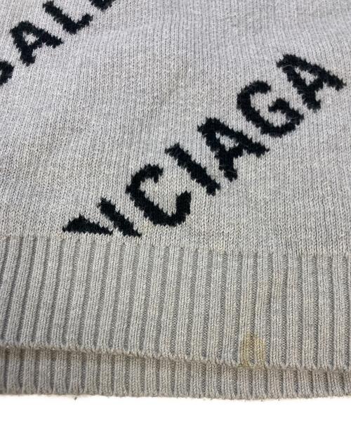 BALENCIAGA（バレンシアガ）BALENCIAGA (バレンシアガ) オールオーバーロゴニット　576307 グレー サイズ:SIZE Lの古着・服飾アイテム