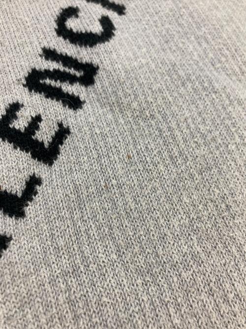 BALENCIAGA（バレンシアガ）BALENCIAGA (バレンシアガ) オールオーバーロゴニット　576307 グレー サイズ:SIZE Lの古着・服飾アイテム