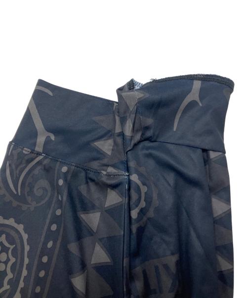 KITH（キス）KITH South2 West8 (サウスツー ウエストエイト) Columbia (コロンビア) Paisley Stripe Terminal Tackle Long Sleeve KHM033487 ブラック サイズ:SIZE Mの古着・服飾アイテム
