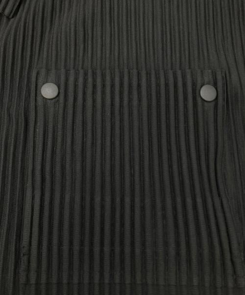 HOMME PLISSE ISSEY MIYAKE（オム プリッセ イッセイ ミヤケ）HOMME PLISSE ISSEY MIYAKE (オム プリッセ イッセイ ミヤケ) FLIPバックビッグポケットシャツ HP31JJ172 ブラック サイズ:SIZE3の古着・服飾アイテム