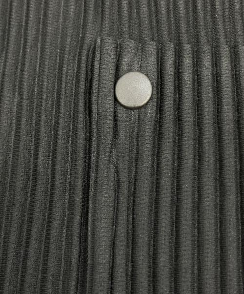 HOMME PLISSE ISSEY MIYAKE（オム プリッセ イッセイ ミヤケ）HOMME PLISSE ISSEY MIYAKE (オム プリッセ イッセイ ミヤケ) FLIPバックビッグポケットシャツ HP31JJ172 ブラック サイズ:SIZE3の古着・服飾アイテム