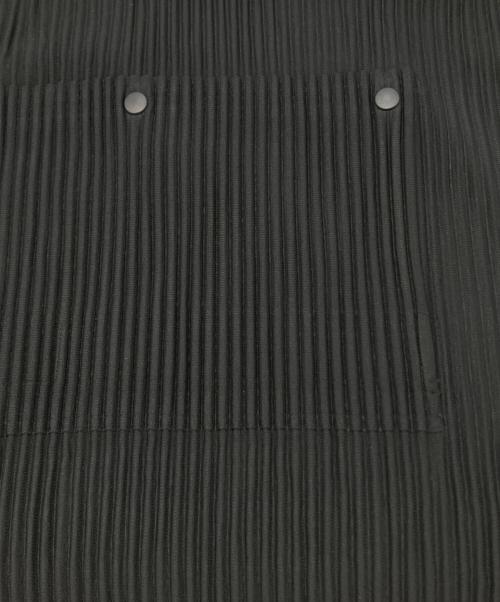 HOMME PLISSE ISSEY MIYAKE（オム プリッセ イッセイ ミヤケ）HOMME PLISSE ISSEY MIYAKE (オム プリッセ イッセイ ミヤケ) FLIPバックビッグポケットシャツ HP31JJ172 ブラック サイズ:SIZE3の古着・服飾アイテム