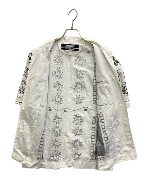jacquemus（ジャックムス）JACQUEMUS (ジャックムス) La chemise Jean/プリントボーリングシャツ ホワイト×ブラック サイズ:SIZE 46の古着・服飾アイテム