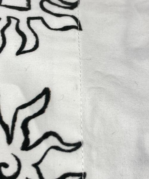 jacquemus（ジャックムス）JACQUEMUS (ジャックムス) La chemise Jean/プリントボーリングシャツ ホワイト×ブラック サイズ:SIZE 46の古着・服飾アイテム
