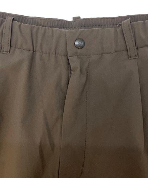 GOLDWIN（ゴールドウイン）GOLDWIN (ゴールドウイン) ワンタックテーパードライトパンツ ブラウン サイズ:SIZE2の古着・服飾アイテム