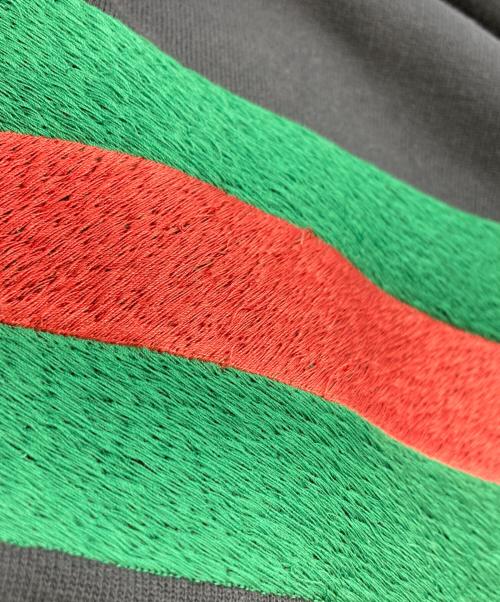 GUCCI（グッチ）GUCCI (グッチ) インターロッキングGロゴ刺繍クォータージップスウェット 727929 XJE84 グレー サイズ:SIZE Lの古着・服飾アイテム