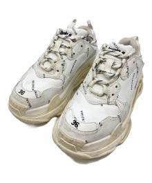 BALENCIAGA（バレンシアガ）の古着「Triple S Sneaker All over Logo/トリプルSスニーカー」