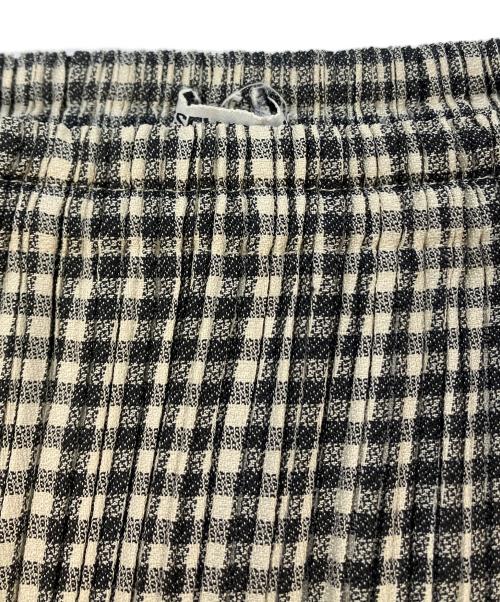 ISSEY MIYAKE（イッセイミヤケ）ISSEY MIYAKE (イッセイミヤケ) ギンガムチェックプリーツスカート ブラック×ベージュ サイズ:SIZE Mの古着・服飾アイテム