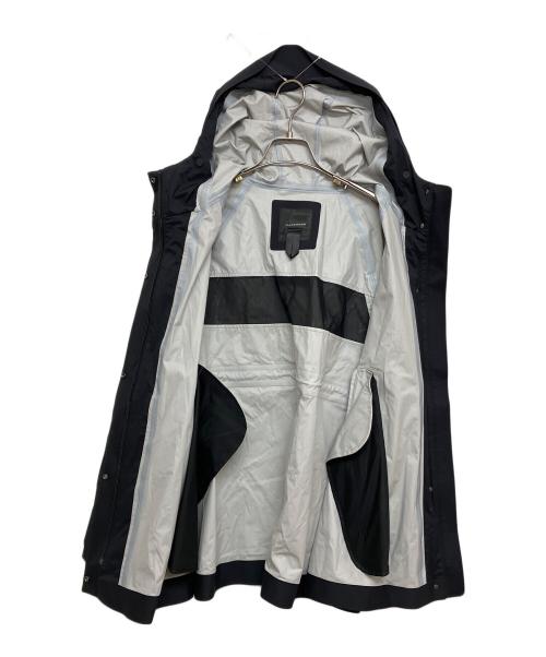DESCENTE ALLTERRAIN（デザイント オルテライン）DESCENTE ALLTERRAIN (デザイント オルテライン) ハードシェルジャケットアイリス ブラック サイズ:SIZE Oの古着・服飾アイテム