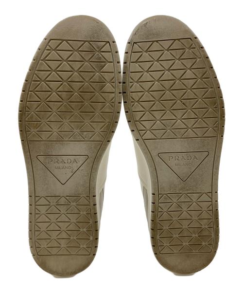 PRADA（プラダ）PRADA (プラダ) ダウンタウン レザー スニーカー 2EE364 ホワイト×グレー サイズ:SIZE 5 1/2の古着・服飾アイテム