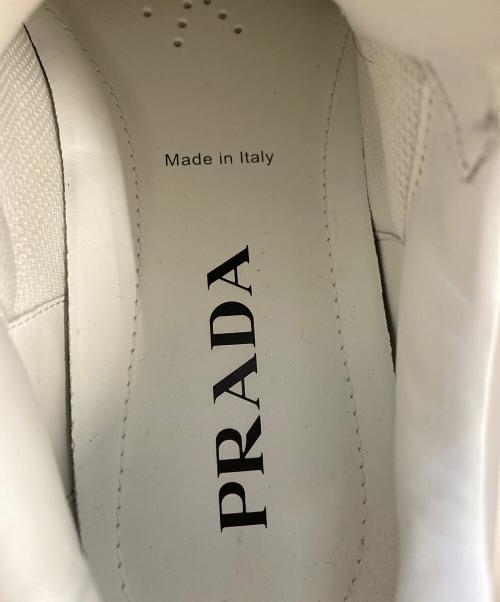 PRADA（プラダ）PRADA (プラダ) ダウンタウン レザー スニーカー 2EE364 ホワイト×グレー サイズ:SIZE 5 1/2の古着・服飾アイテム
